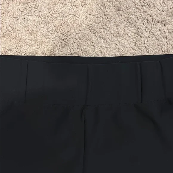 Black High-Waisted Leggings - Picture 2 of 3